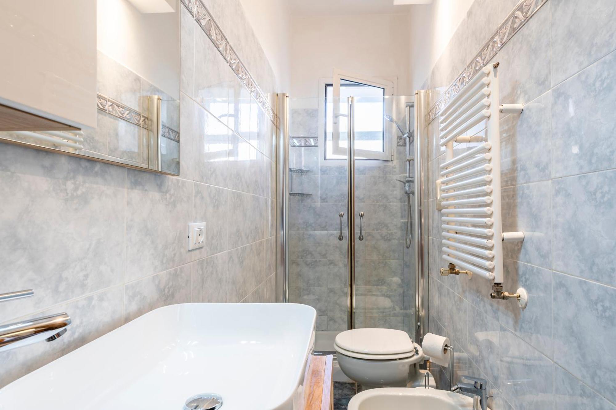 Hospital Riuniti - Lovely Apartment With Parking! Livorno Exterior photo